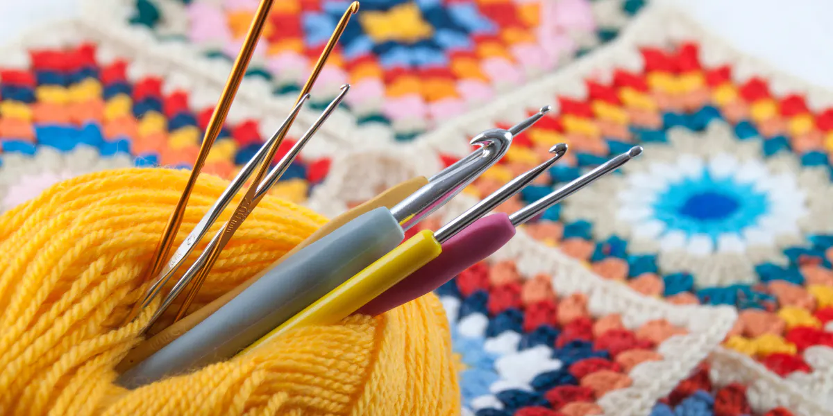 Humble Craft Book Bundle: Cozy Afghans and More: Crochet Patterns and Projects by Leisure Arts and C&T